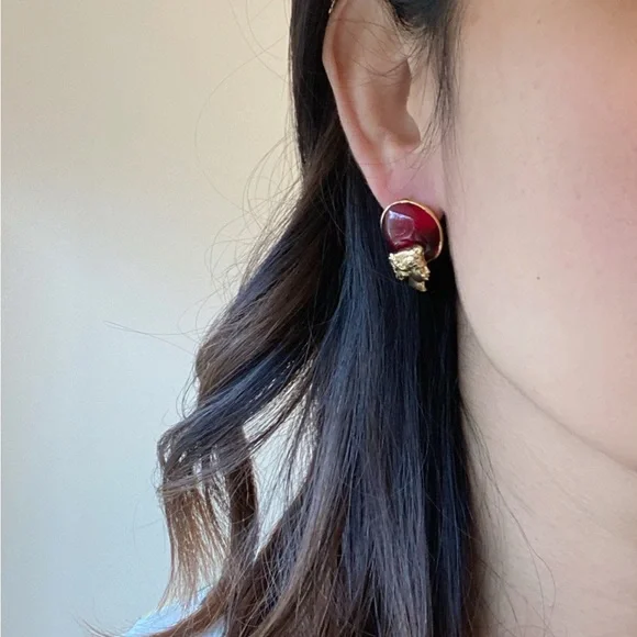 NWOT- Gripoix Paris-Back to Rome Cameo stub Earrings with Cameo